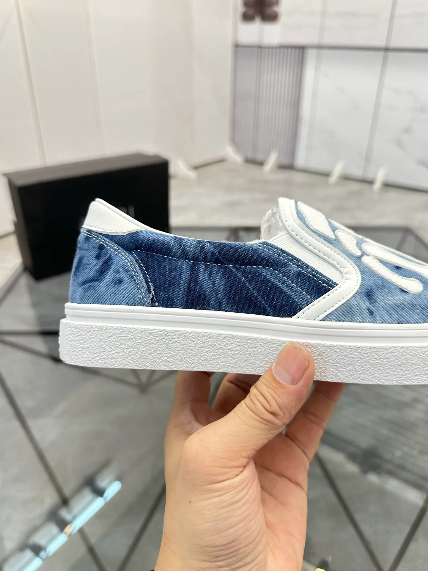 Men's shoes for sale 💰: 💰P420¥ Product trademark: AMIRI*「EMIR*] slip-on Regular size: 38-44 (can be customized to 37.45.46) Product materials: Upper imported original fabric spliced ​​cowhide, breathable lining, original outsole. No.: 1023